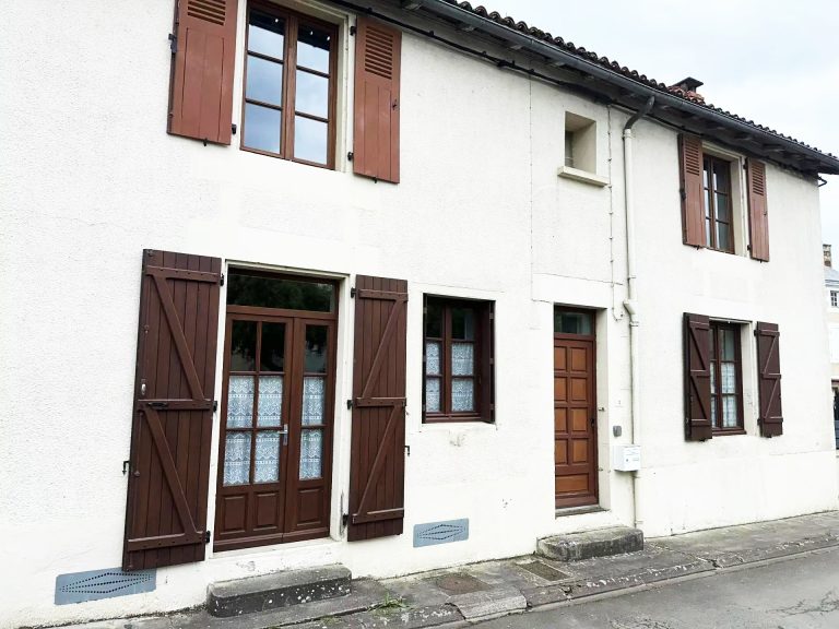 2 bed stone house for sale near Chez Vécant