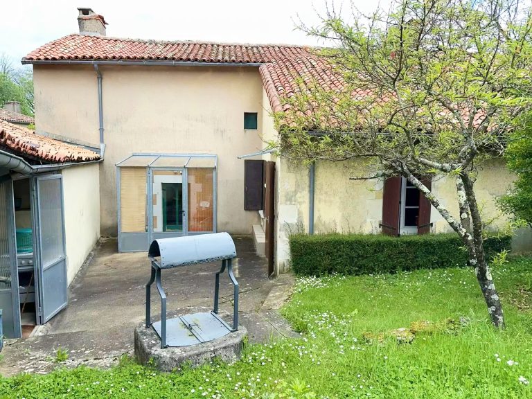 2 bed stone house for sale near Chez Vécant