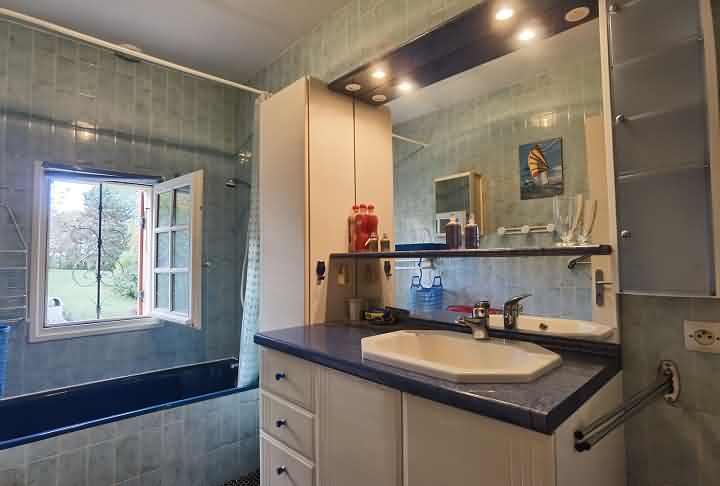 10 bed stone house for sale near Dussac