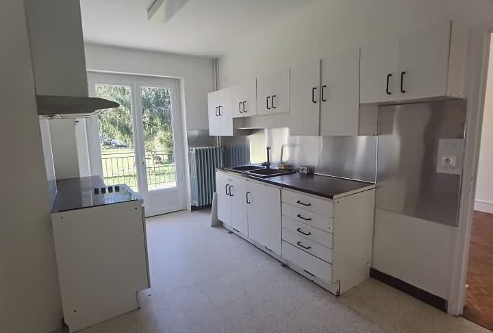 5 bed stone house for sale near Dussac