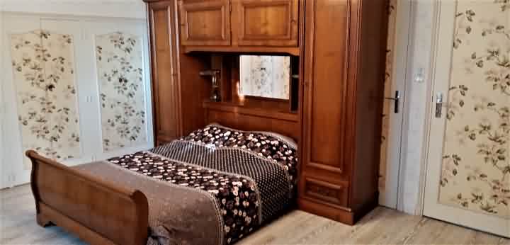 5 bed stone house for sale near Lesbois
