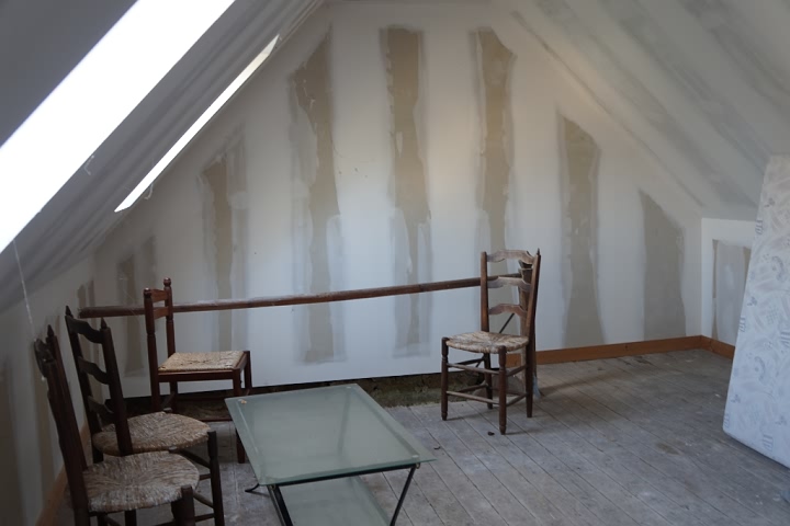 Stone house to renovate near Kerraden