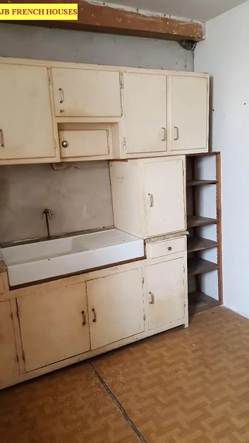 Stone house to renovate near Le Jarry