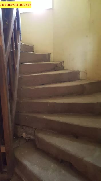 Stone house to renovate near Le Jarry