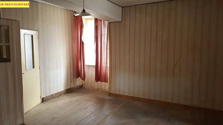 Stone house to renovate near Le Jarry