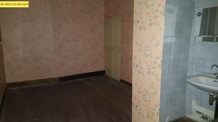 Stone house to renovate near Le Jarry