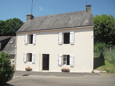 2 bed stone house for sale near Brittany centre