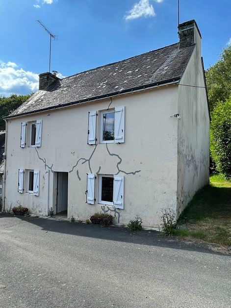 2 bed stone house for sale near Brittany centre