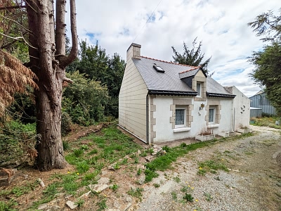 2 bed stone house for sale near Brittany centre