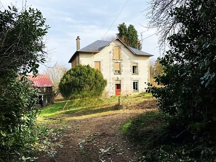 4 bed stone house for sale near Grand Bueix