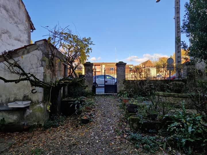 4 bed stone house for sale near Castels