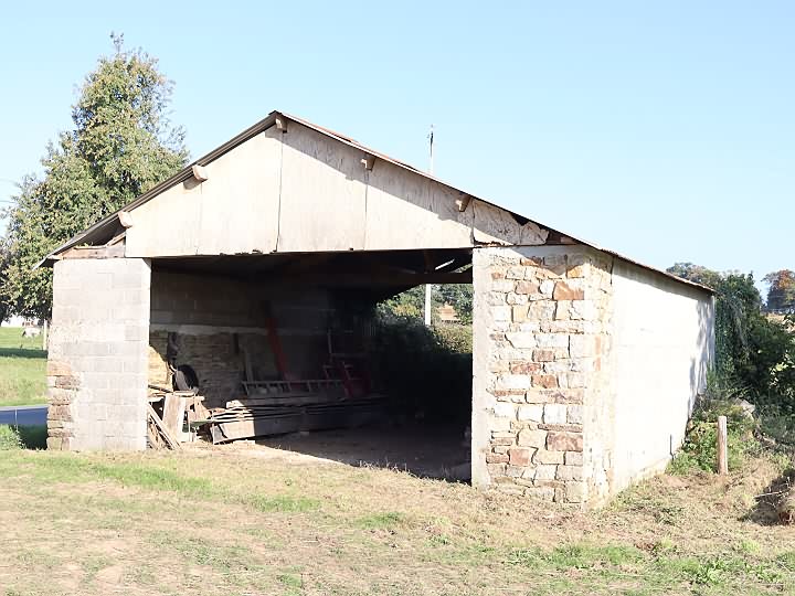 Stone house to renovate near Le Jarry