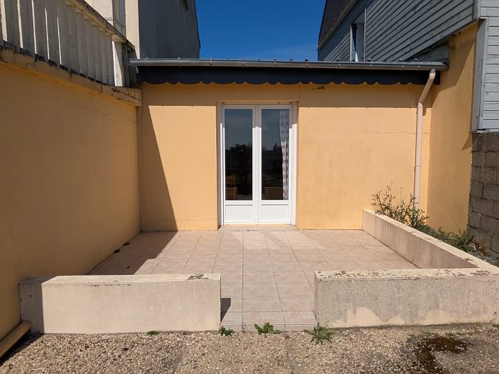 6 bed house for sale near Brittany centre