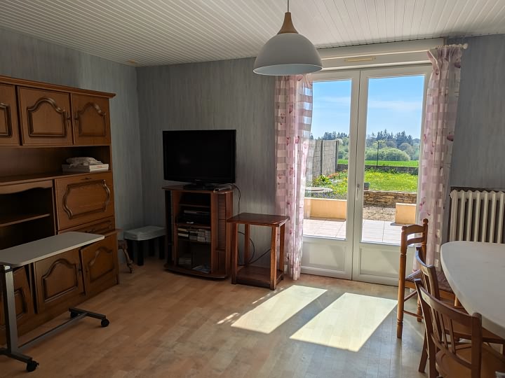 6 bed house for sale near Brittany centre