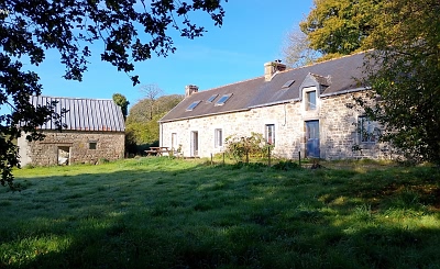 2 bed stone house for sale near Brittany centre