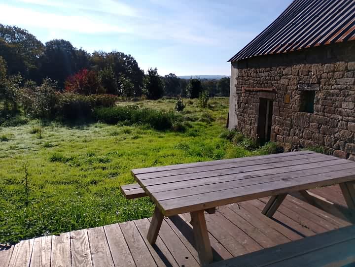 2 bed stone house for sale near Brittany centre