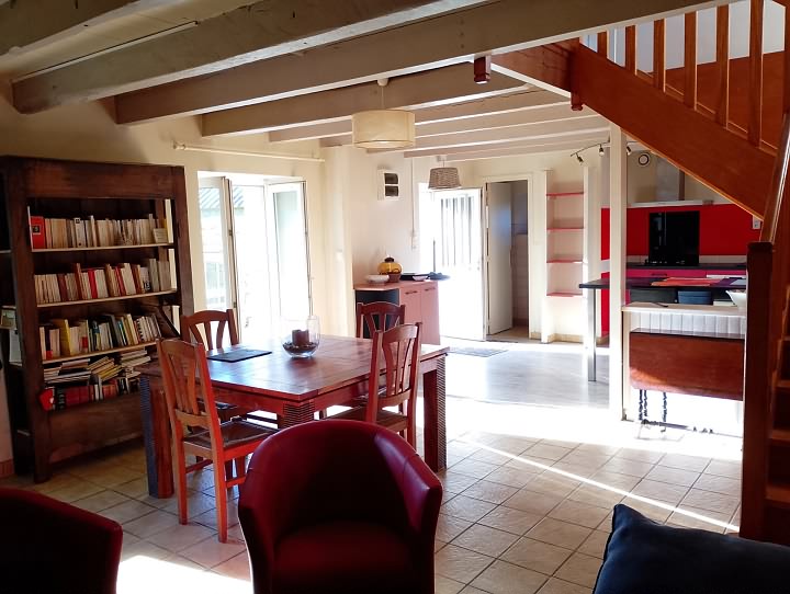 2 bed stone house for sale near Brittany centre