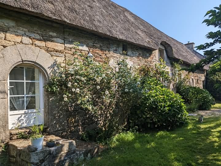 4 bed stone house for sale near Brittany centre
