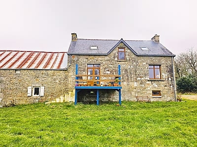 2 bed stone house for sale near Brittany centre