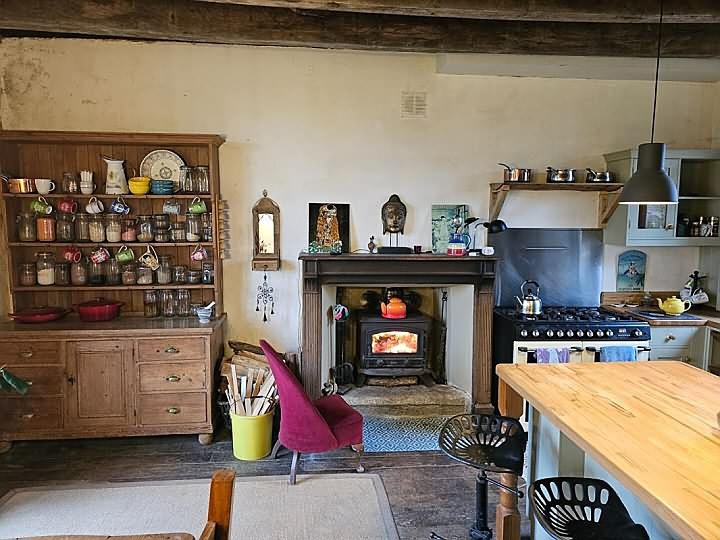 2 bed stone house for sale near Brittany centre