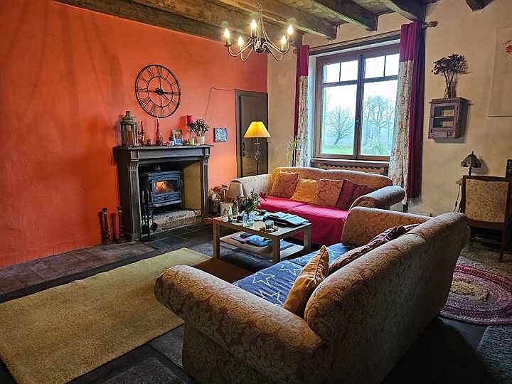 2 bed stone house for sale near Brittany centre