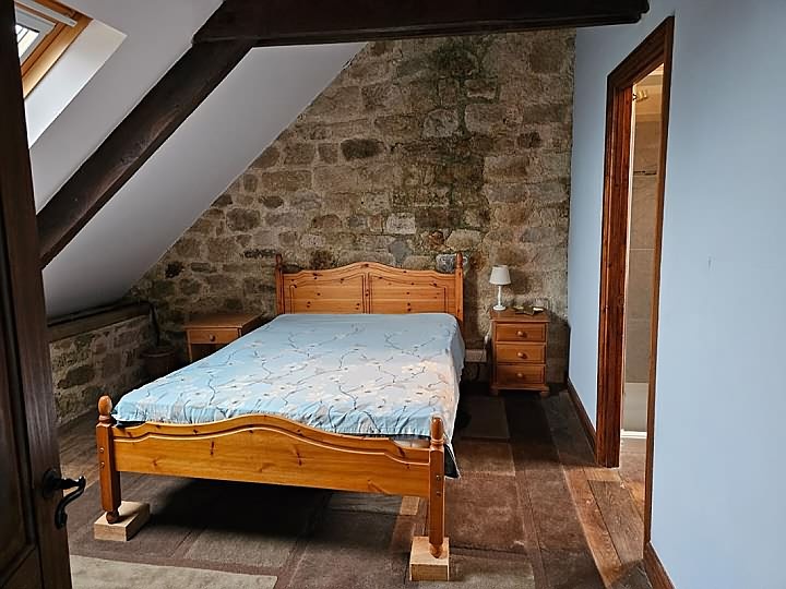 2 bed stone house for sale near Brittany centre