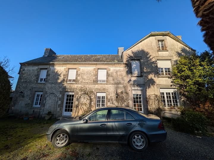 2 bed stone house for sale near Brittany centre