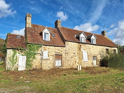 Stone house to renovate near Clairet