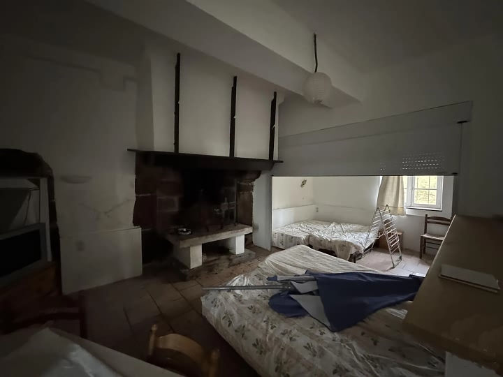 Stone house to renovate near Clairet
