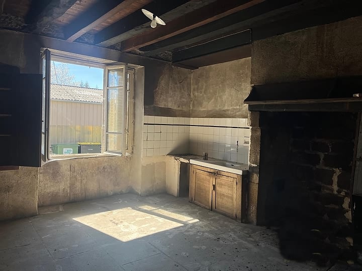 Stone house to renovate near Affieux