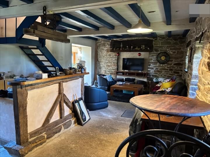 6 bed stone house for sale near Kerraden