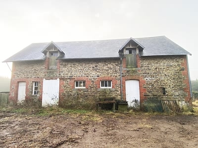 Stone house to renovate near Burcy