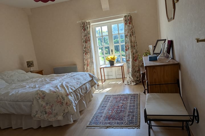 3 bed stone house for sale near Peer