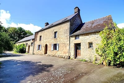 4 bed stone house for sale near Brittany centre