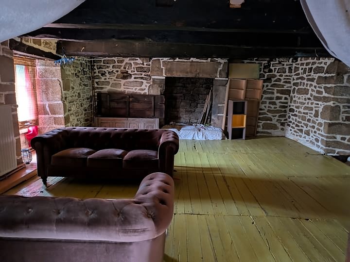 4 bed stone house for sale near Brittany centre
