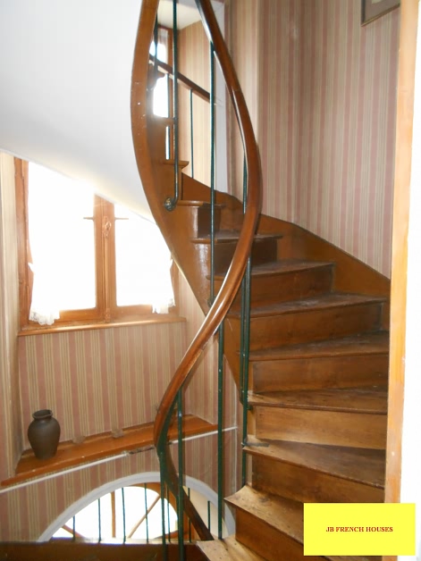 5 bed stone house for sale near Vengeons