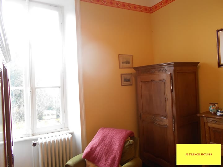 5 bed stone house for sale near Vengeons