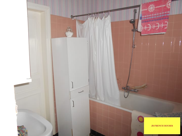 5 bed stone house for sale near Vengeons