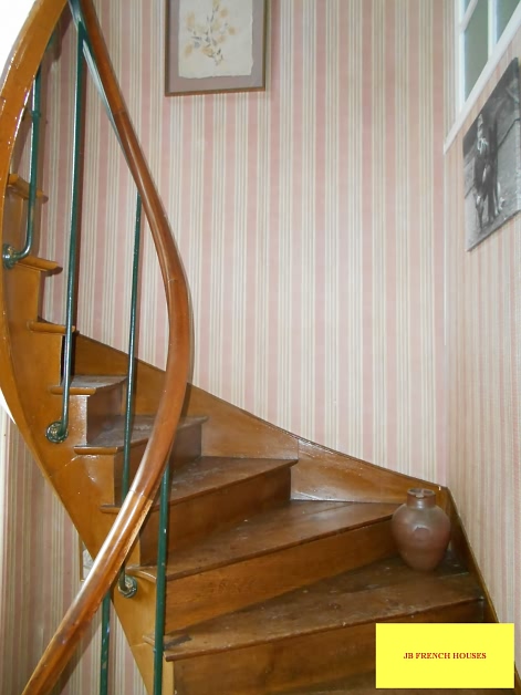 5 bed stone house for sale near Vengeons