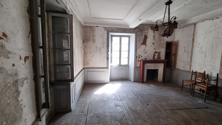 Stone house to renovate near Goulat