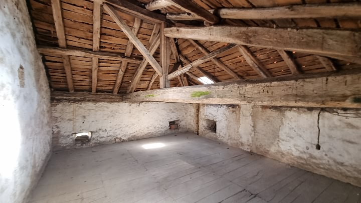 Stone house to renovate near Goulat