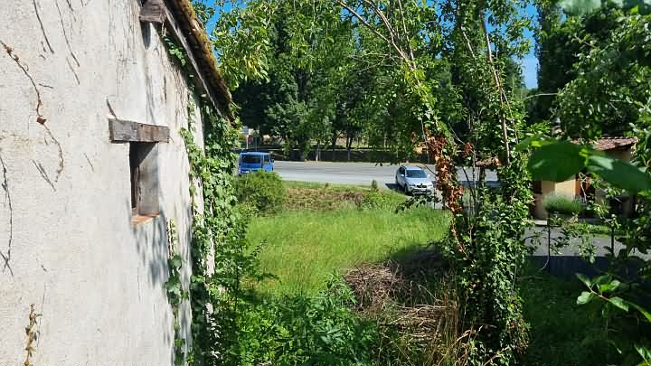 Stone house to renovate near Goulat