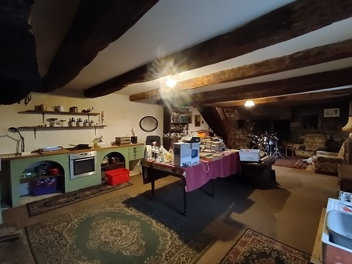 8 bed stone house for sale near Perret