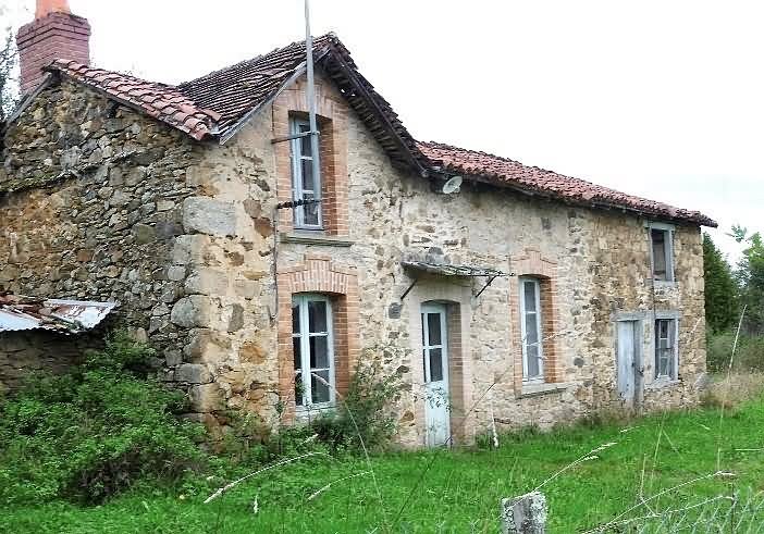 Stone barn to renovate near Grand Bueix