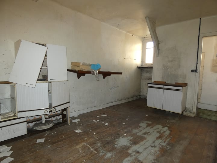 Stone house to renovate near Lapenty