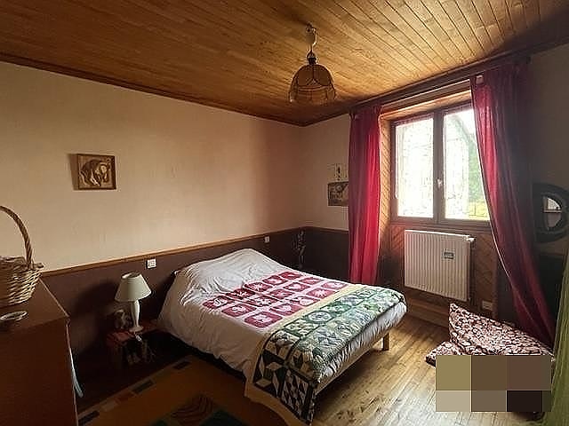 5 bed stone house for sale near Bujaleuf