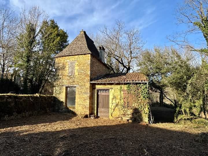 4 bed stone farmhouse for sale near Castels