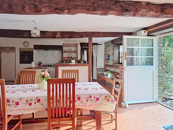 2 bed stone house for sale near Missiriac
