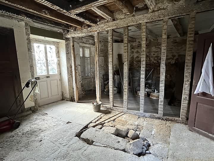 2 bed stone house for sale near Jartaud