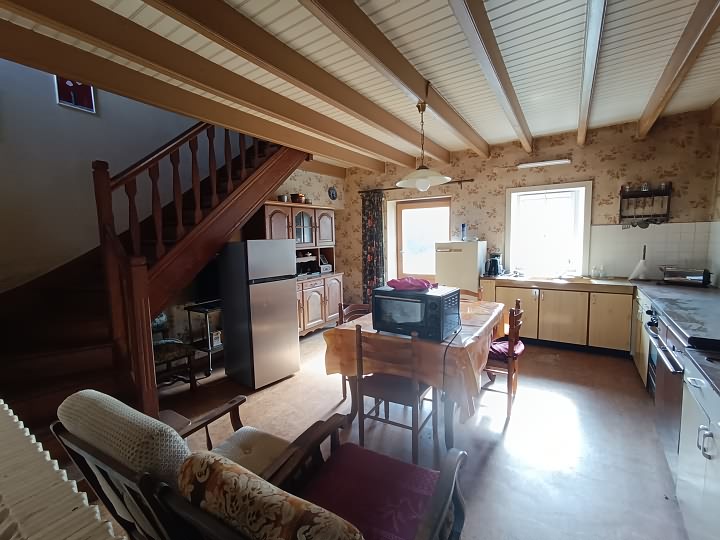 4 bed stone longère for sale near Bonen